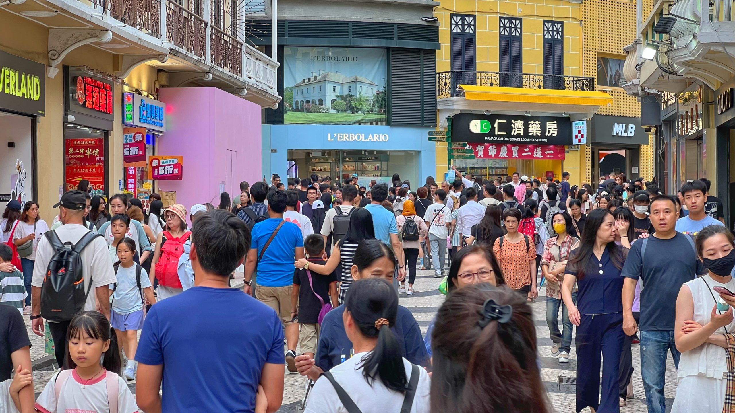 澳門最新失業率數據出爐 本地居民失業率降至2.1%