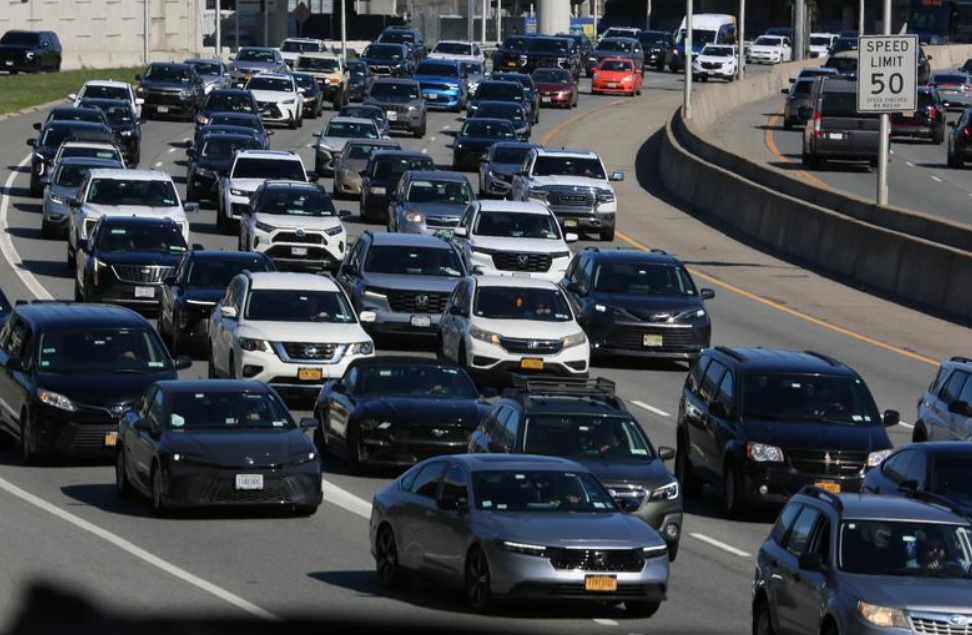 美擬大幅放松新車油耗標準　電動化轉型恐放緩